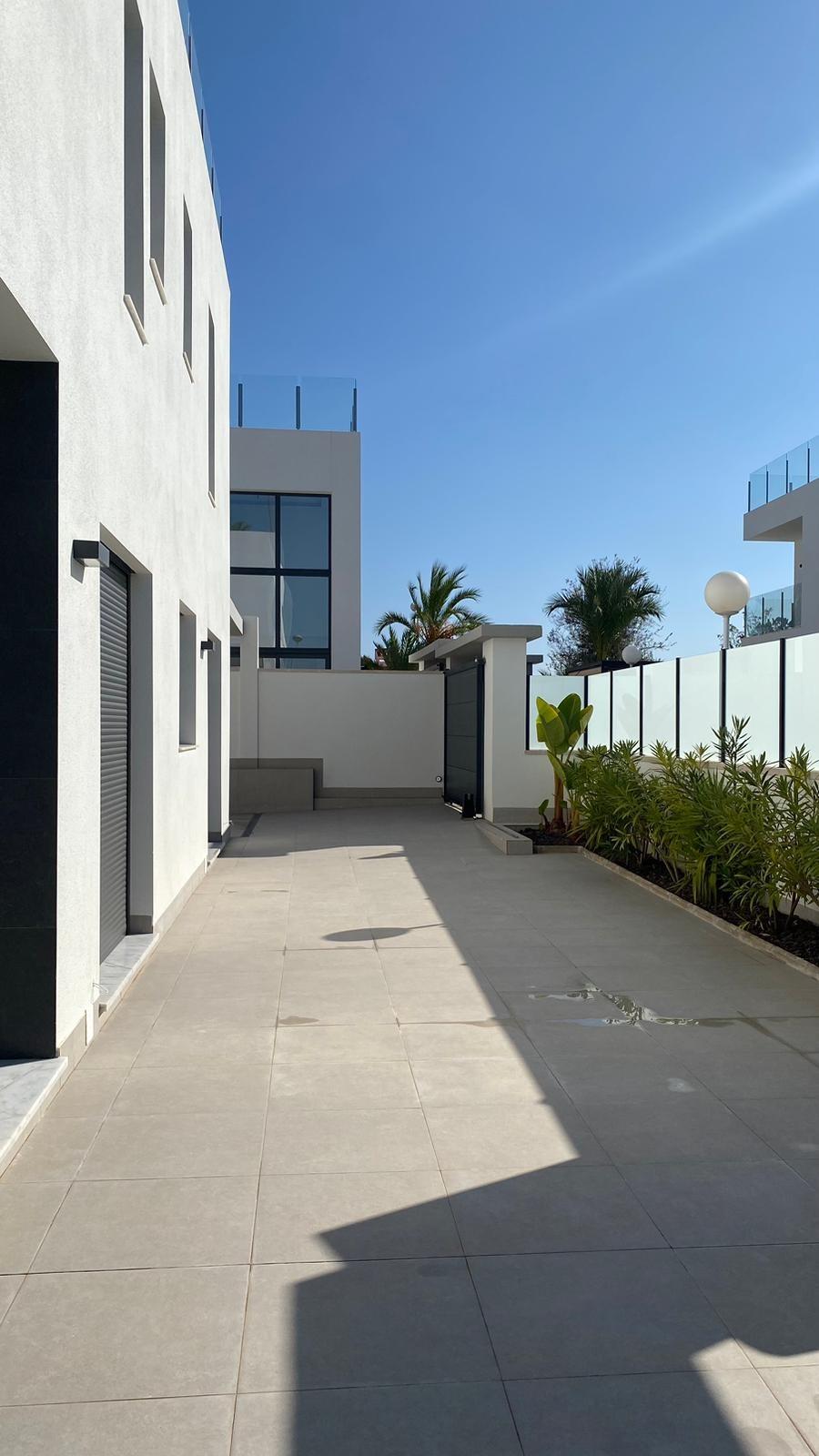 3 Bed, 2 Bath, HouseFor Sale, Torrevieja, Alicante