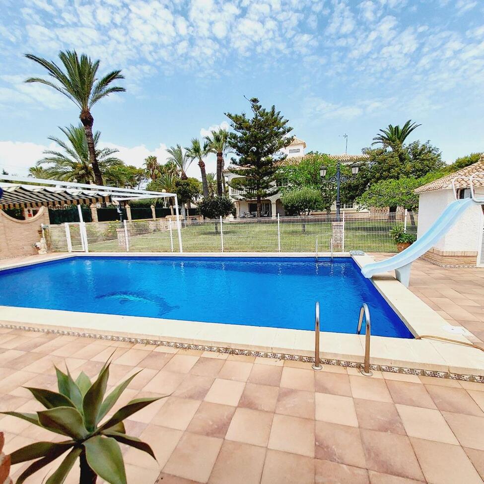 7 Bed, 3 Bath, HouseFor Sale, Orihuela Costa, Alicante
