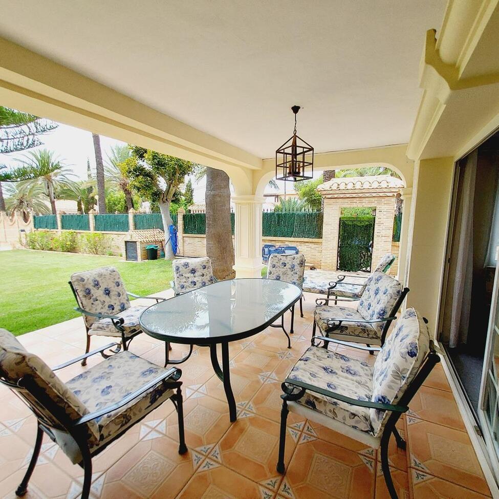 7 Bed, 3 Bath, HouseFor Sale, Orihuela Costa, Alicante