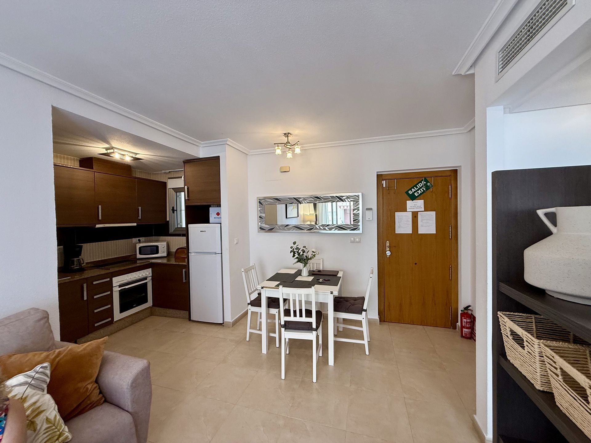 2 Bed, 1 Bath, ApartmentFor Sale, Torrevieja, Alicante