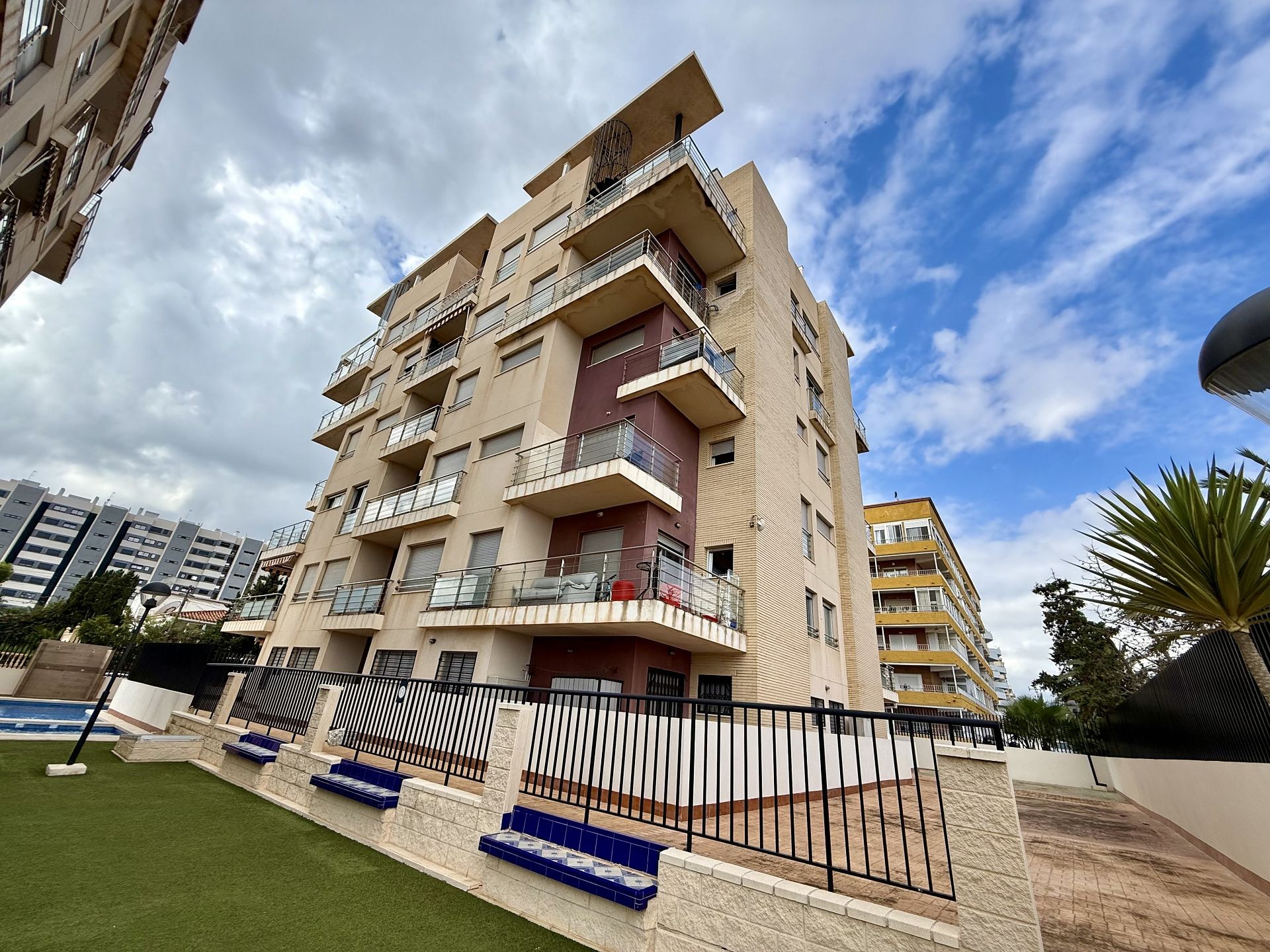 2 Bed, 1 Bath, ApartmentFor Sale, Torrevieja, Alicante