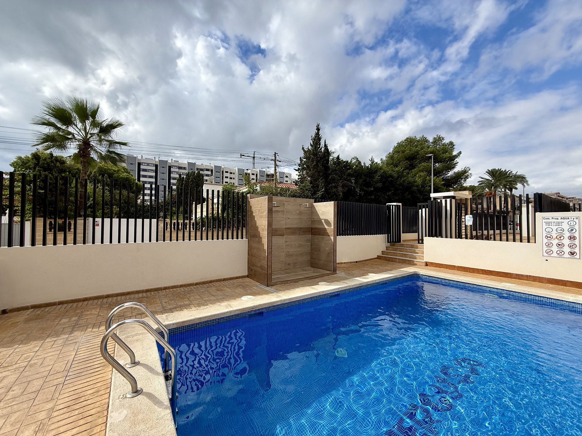 2 Bed, 1 Bath, ApartmentFor Sale, Torrevieja, Alicante