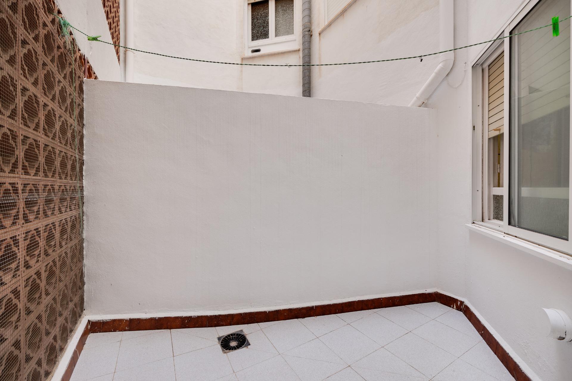 3 Bed, 2 Bath, ApartmentFor Sale, Torrevieja, Alicante