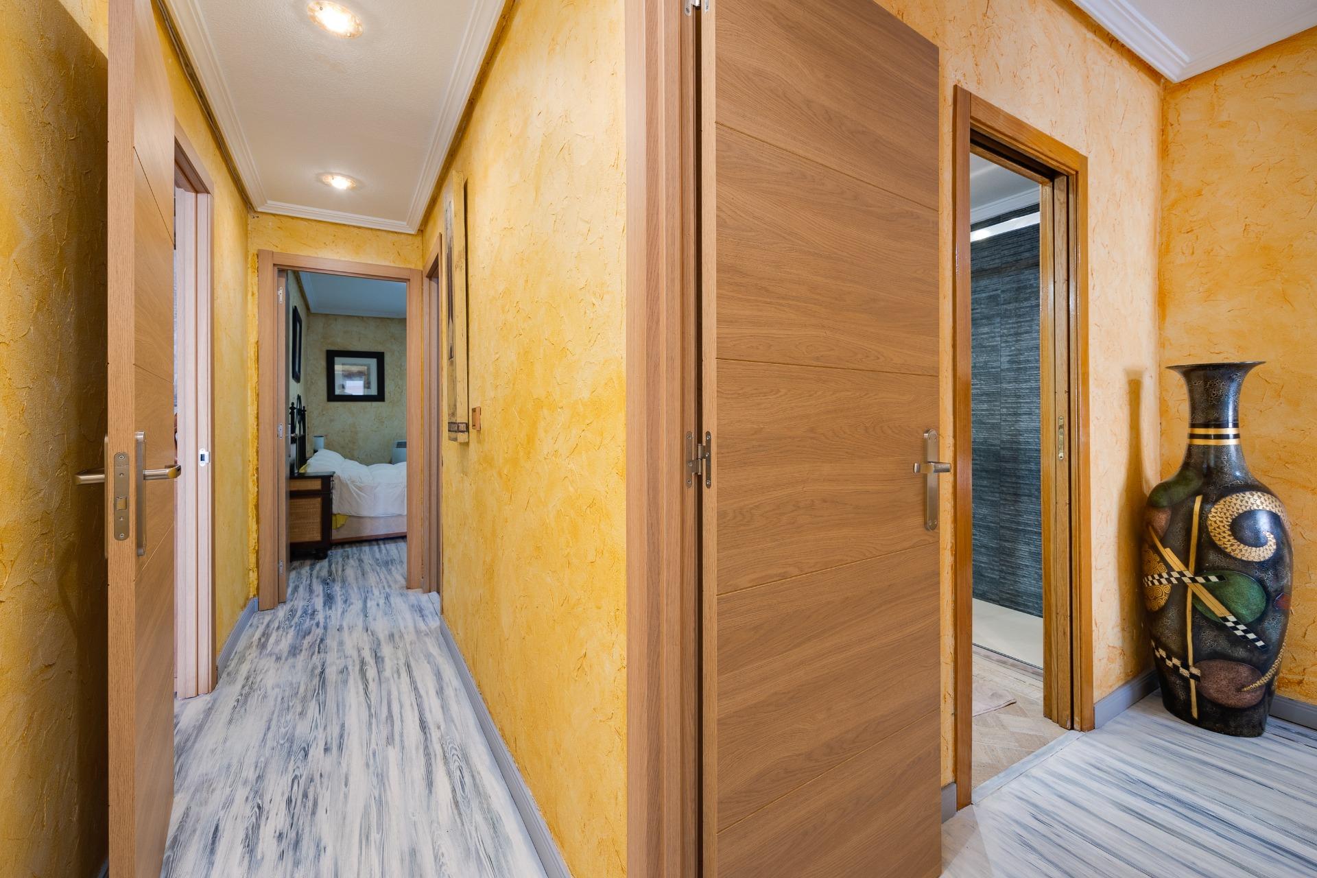 3 Bed, 2 Bath, ApartmentFor Sale, Torrevieja, Alicante