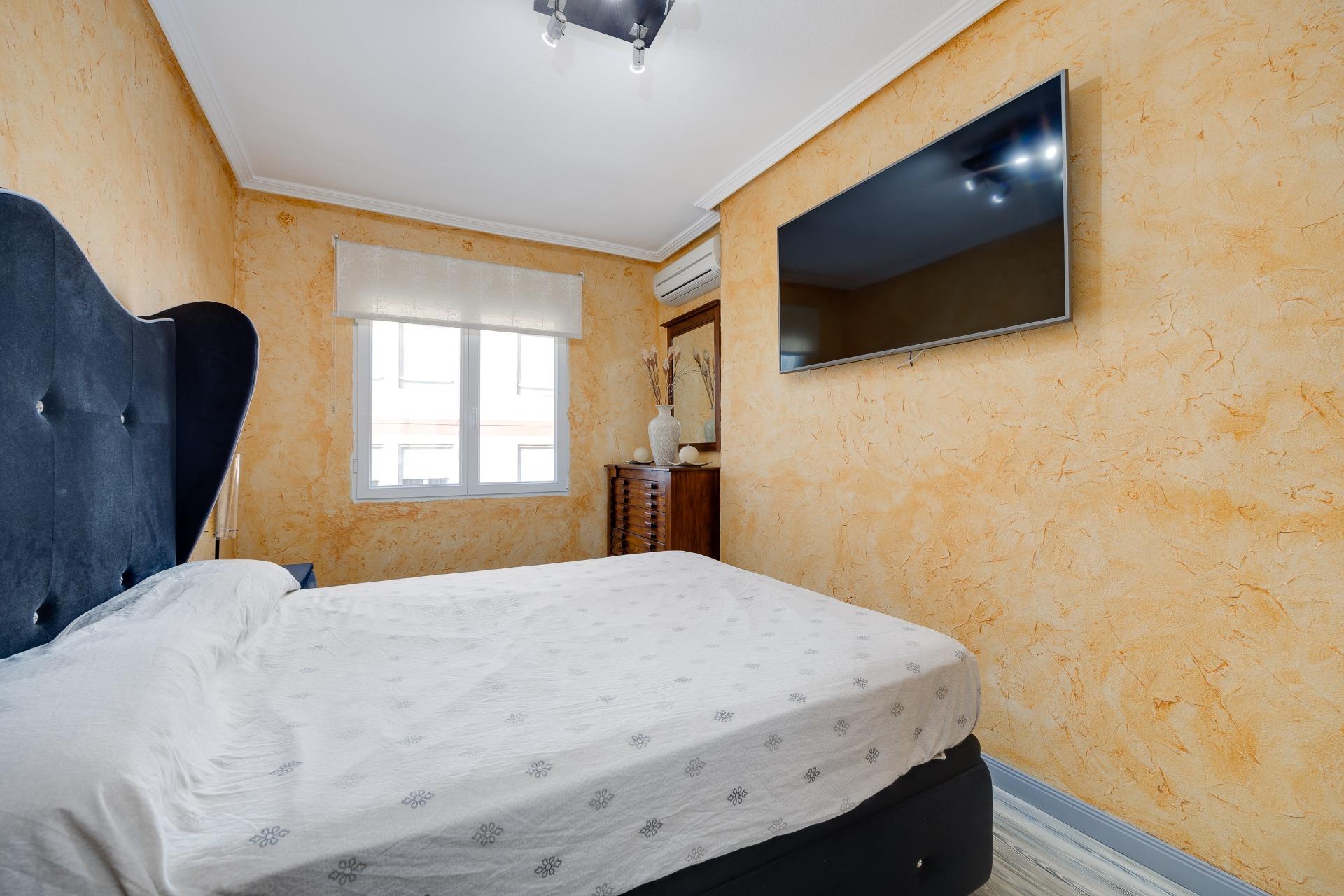 3 Bed, 2 Bath, ApartmentFor Sale, Torrevieja, Alicante