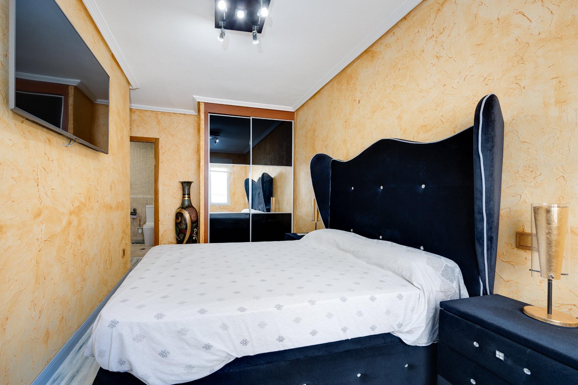 3 Bed, 2 Bath, ApartmentFor Sale, Torrevieja, Alicante