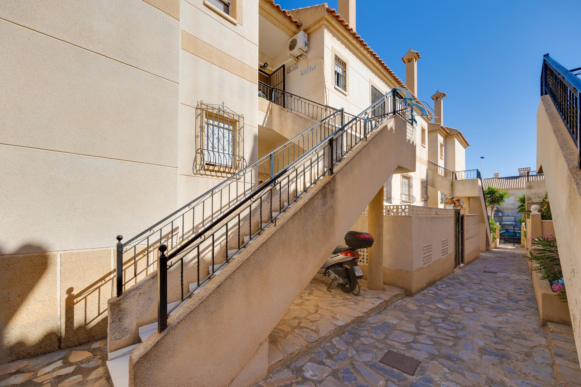 2 Bed, 1 Bath, HouseFor Sale, Torrevieja, Alicante