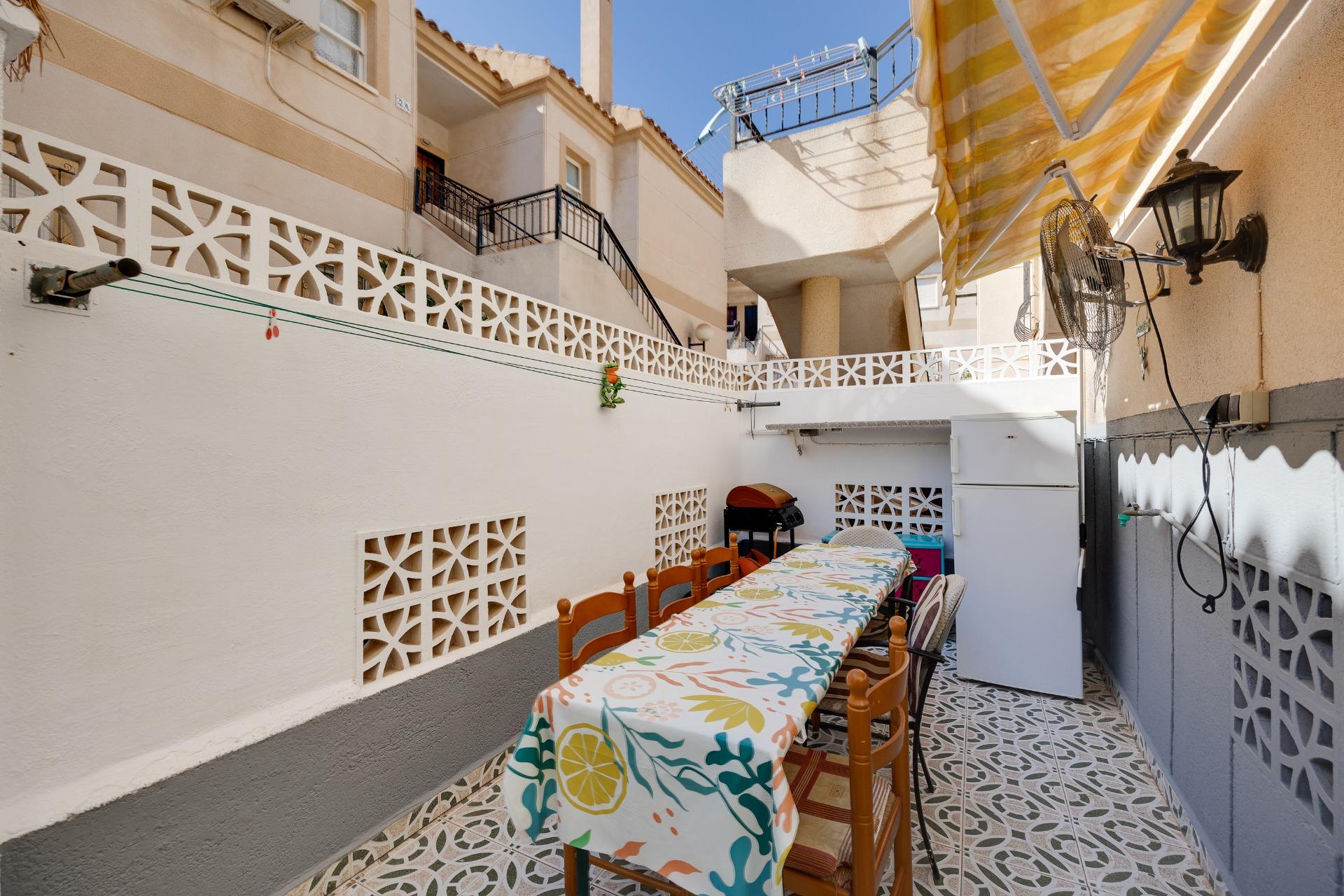 2 Bed, 1 Bath, HouseFor Sale, Torrevieja, Alicante