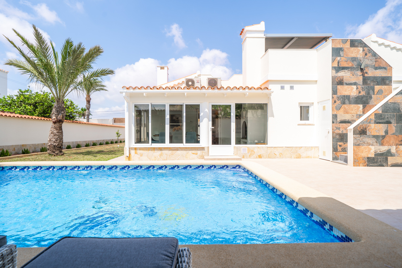 4 Bed, 3 Bath, HouseFor Sale, Torrevieja, Alicante