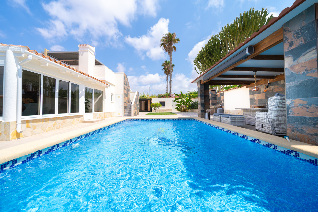 4 Bed, 3 Bath, HouseFor Sale, Torrevieja, Alicante