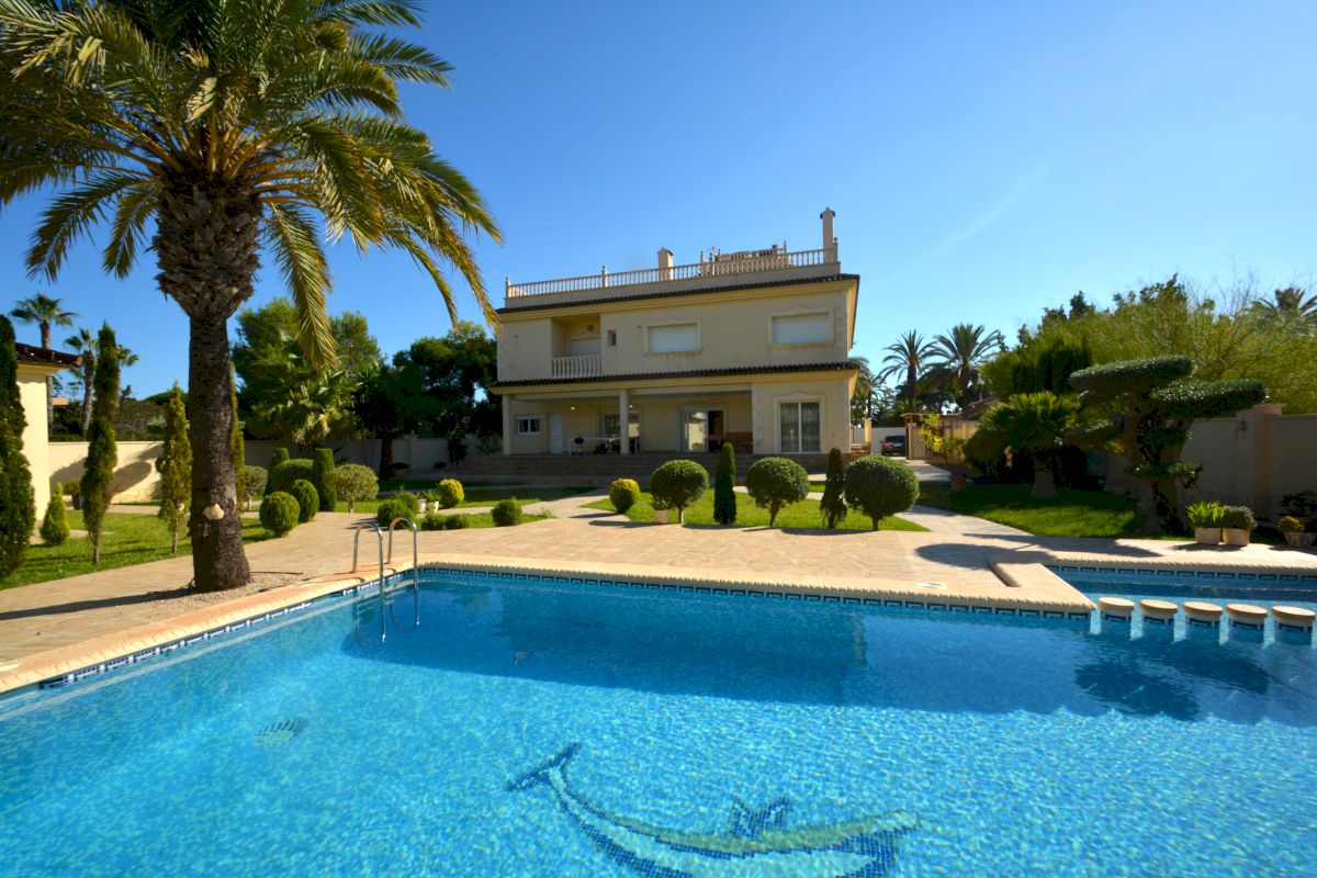 9 Bed, 6 Bath, HouseFor Sale, Orihuela Costa, Alicante