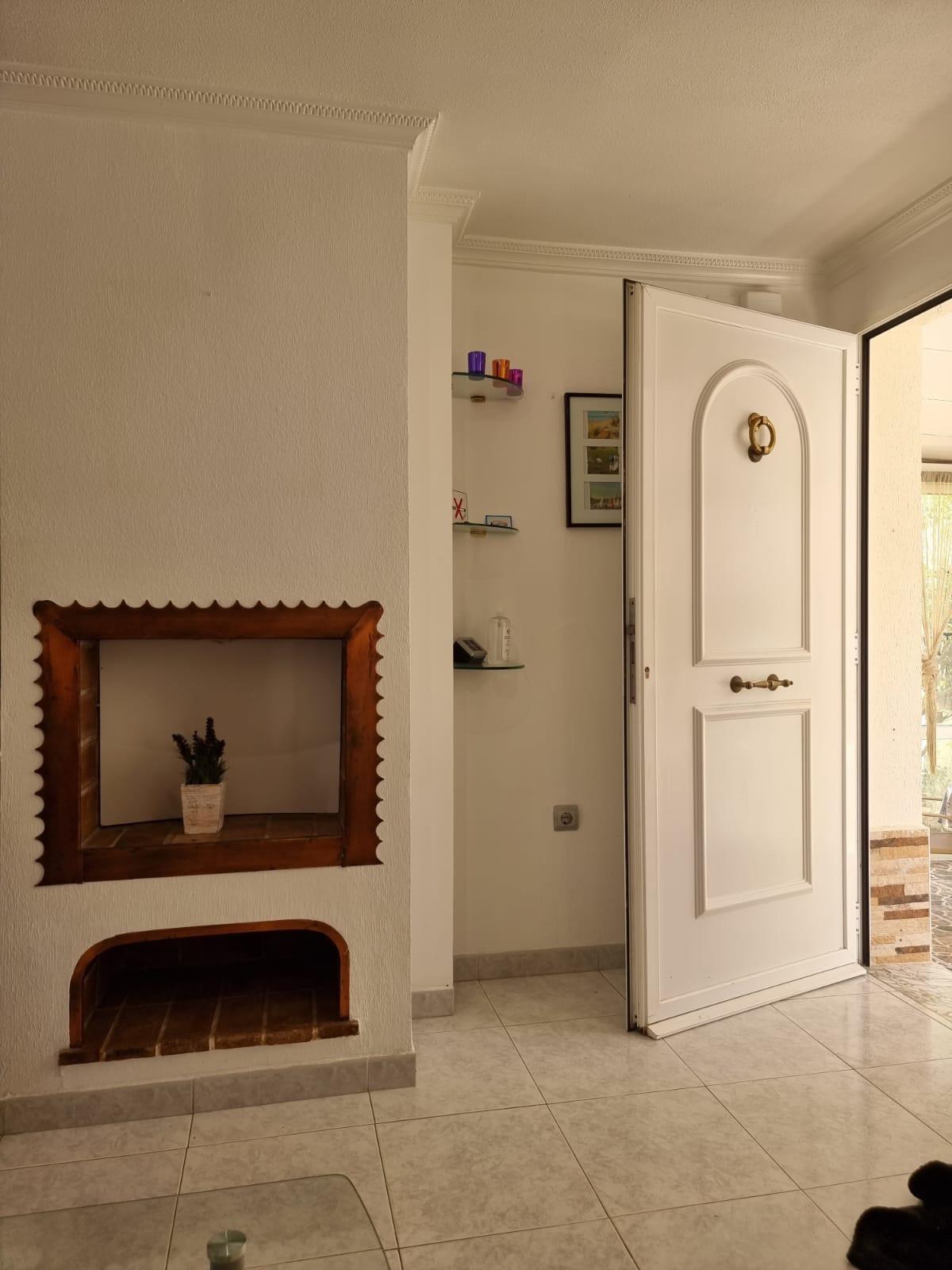 2 Bed, 1 Bath, ApartmentFor Sale, Torrevieja, Alicante