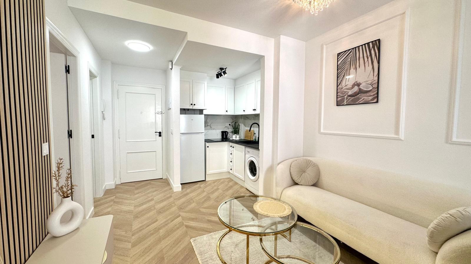 2 Bed, 1 Bath, ApartmentFor Sale, Torrevieja, Alicante