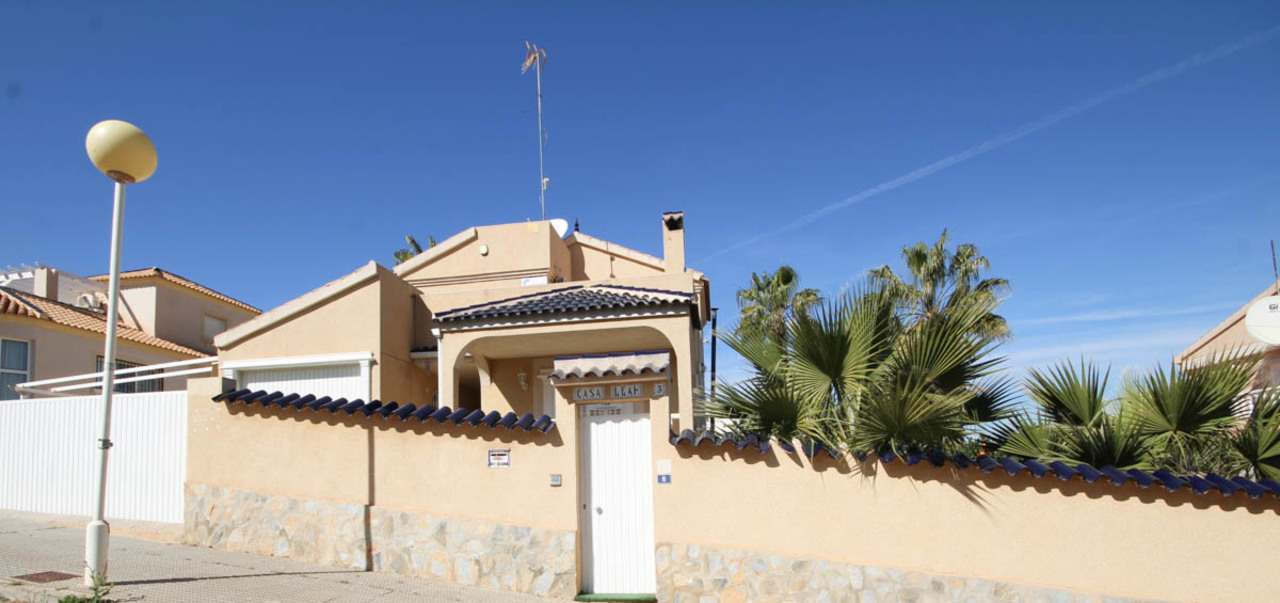 5 Bed, 3 Bath, HouseFor Sale, La Zenia, Alicante