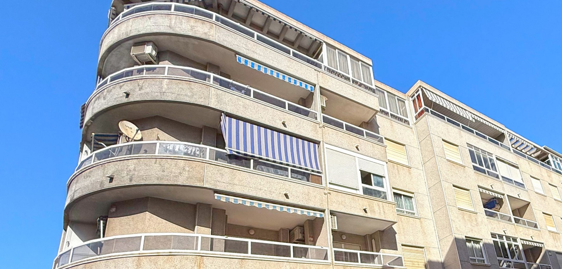 2 Bed, 1 Bath, ApartmentFor Sale, Torrevieja, Alicante