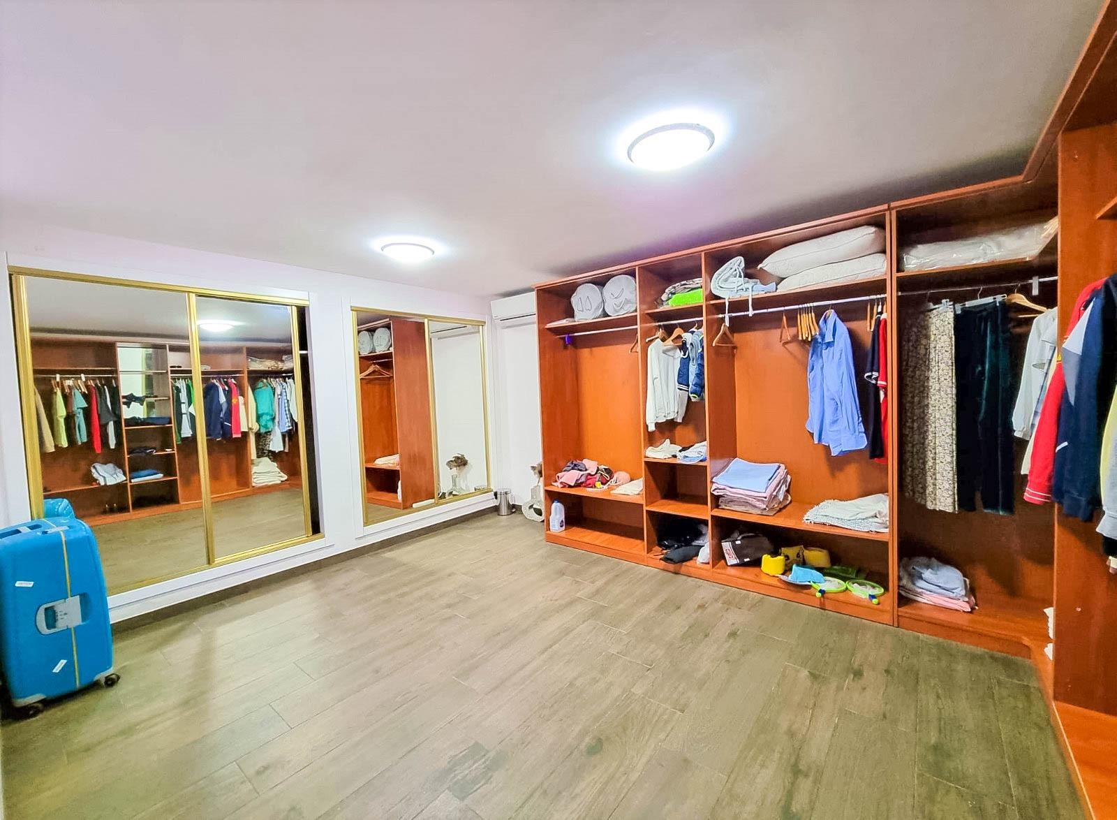 5 Bed, 4 Bath, HouseFor Sale, Torrevieja, Alicante