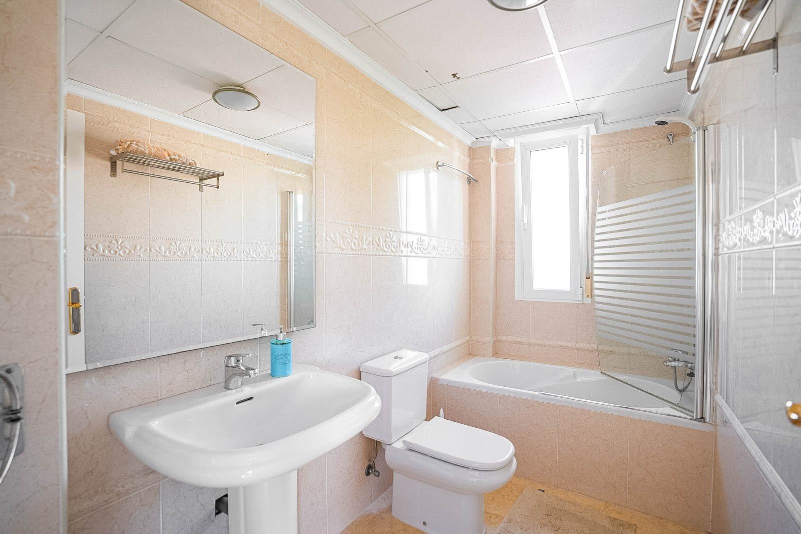 5 Bed, 4 Bath, HouseFor Sale, Torrevieja, Alicante