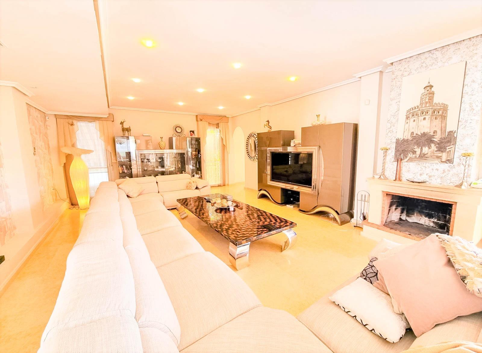 5 Bed, 4 Bath, HouseFor Sale, Torrevieja, Alicante