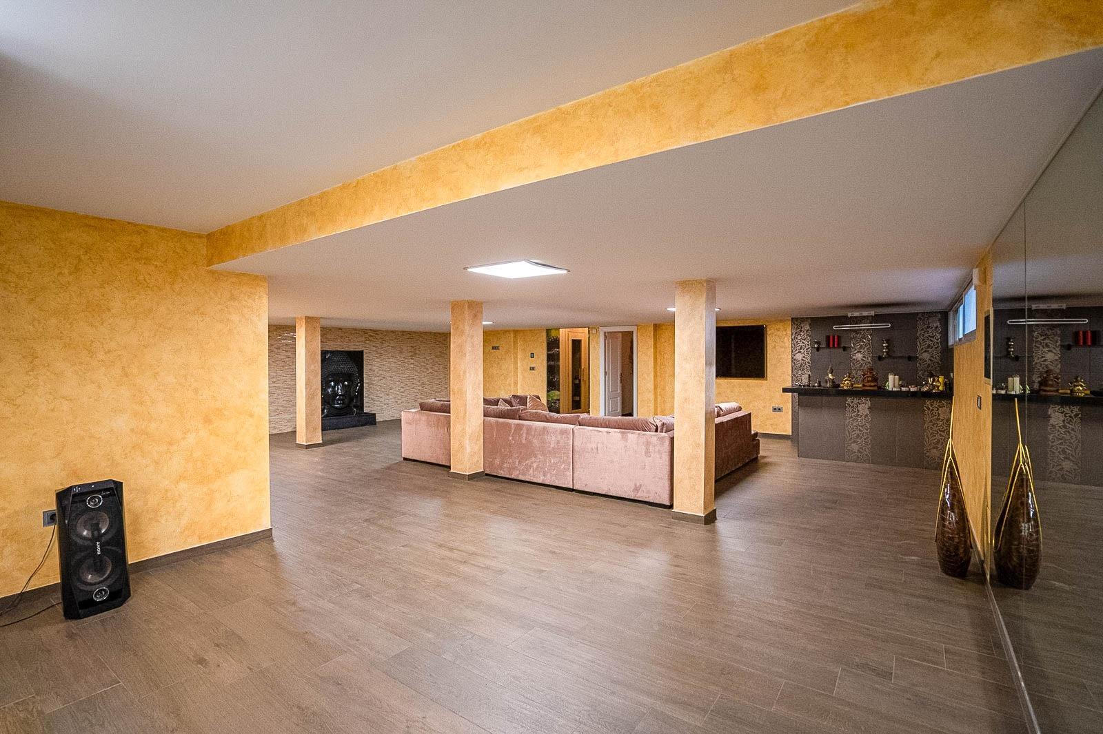 5 Bed, 4 Bath, HouseFor Sale, Torrevieja, Alicante