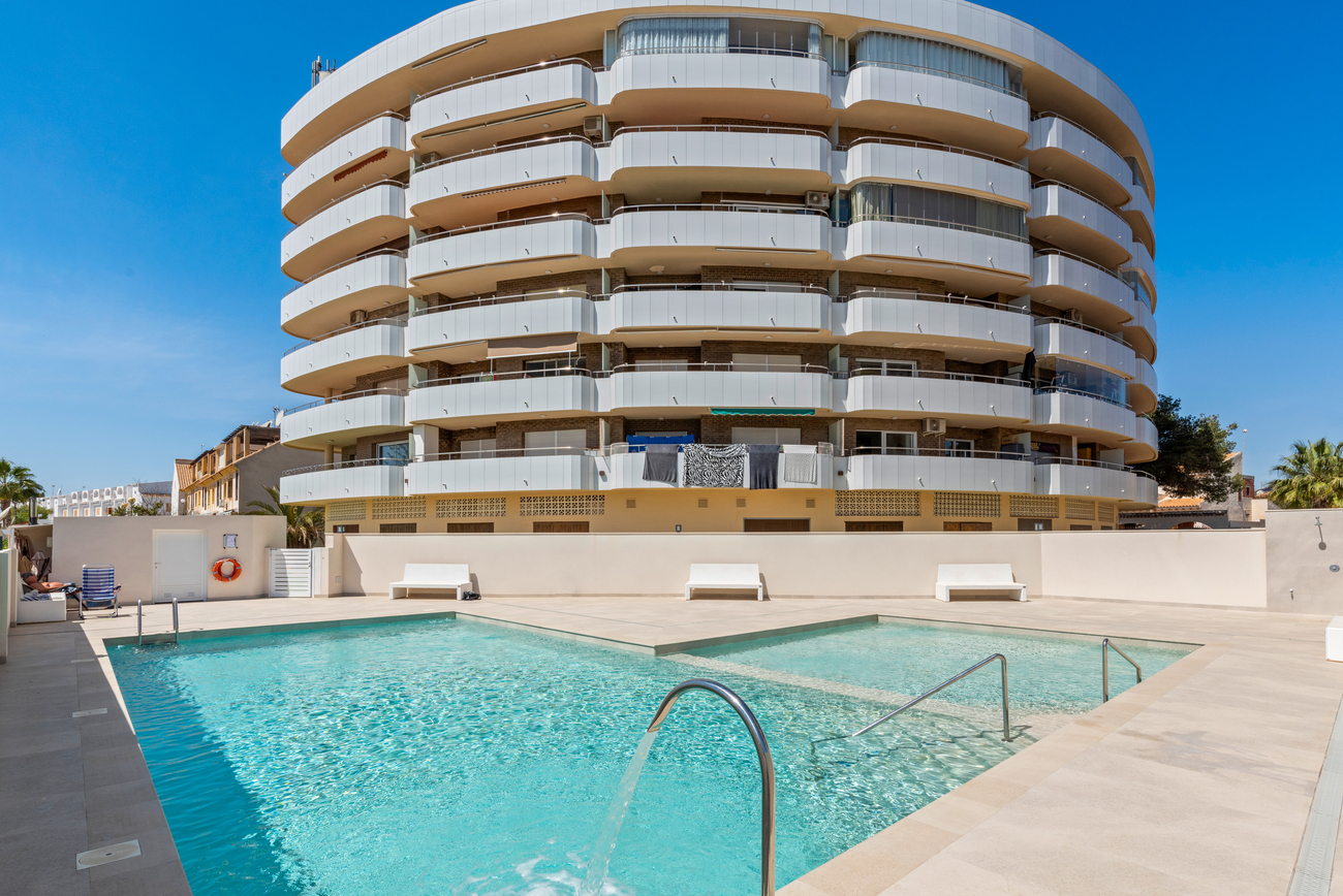 2 Bed, 1 Bath, ApartmentFor Sale, La Zenia, Alicante