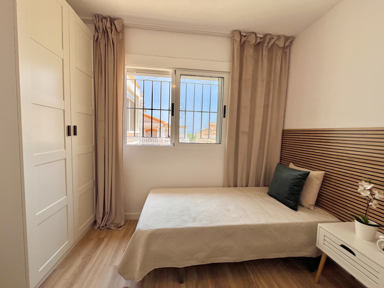 3 Bed, 2 Bath, HouseFor Sale, Playa Flamenca, Alicante