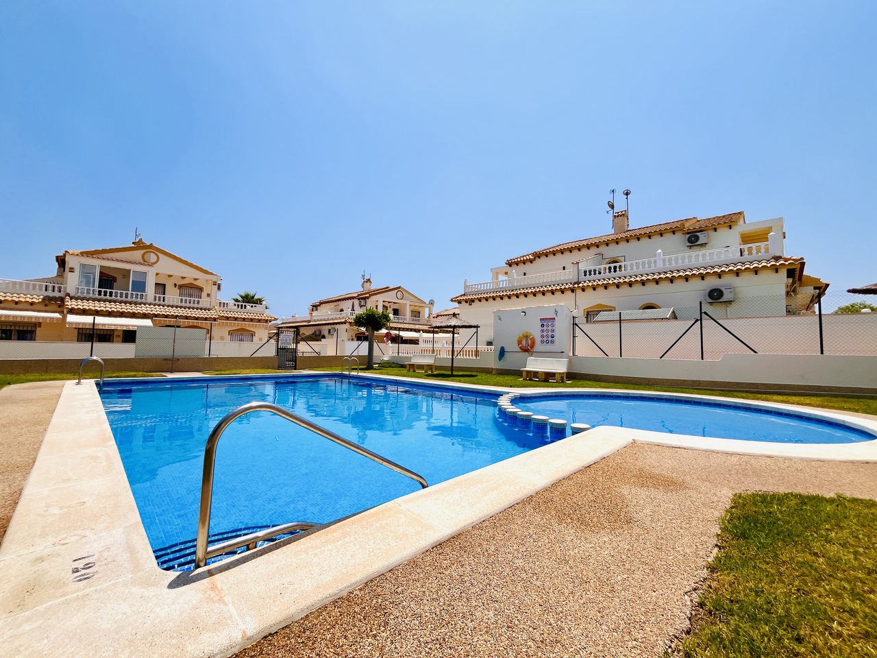 3 Bed, 2 Bath, HouseFor Sale, Playa Flamenca, Alicante
