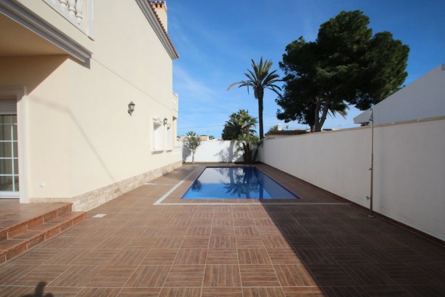 4 Bed, 4 Bath, HouseFor Sale, Orihuela Costa, Alicante
