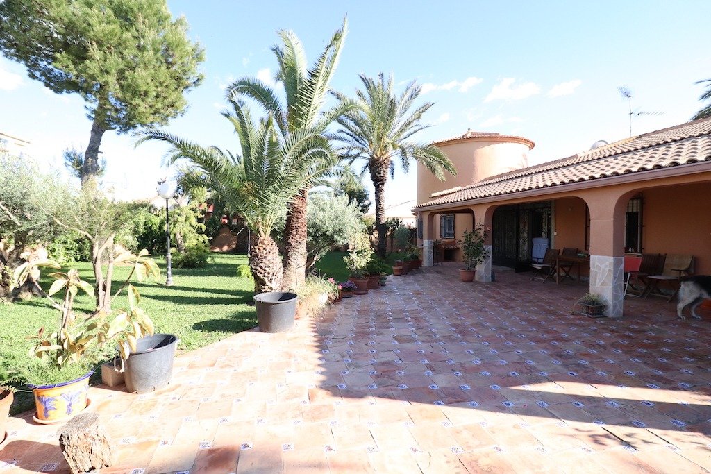 5 Bed, 3 Bath, HouseFor Sale, Torrevieja, Alicante