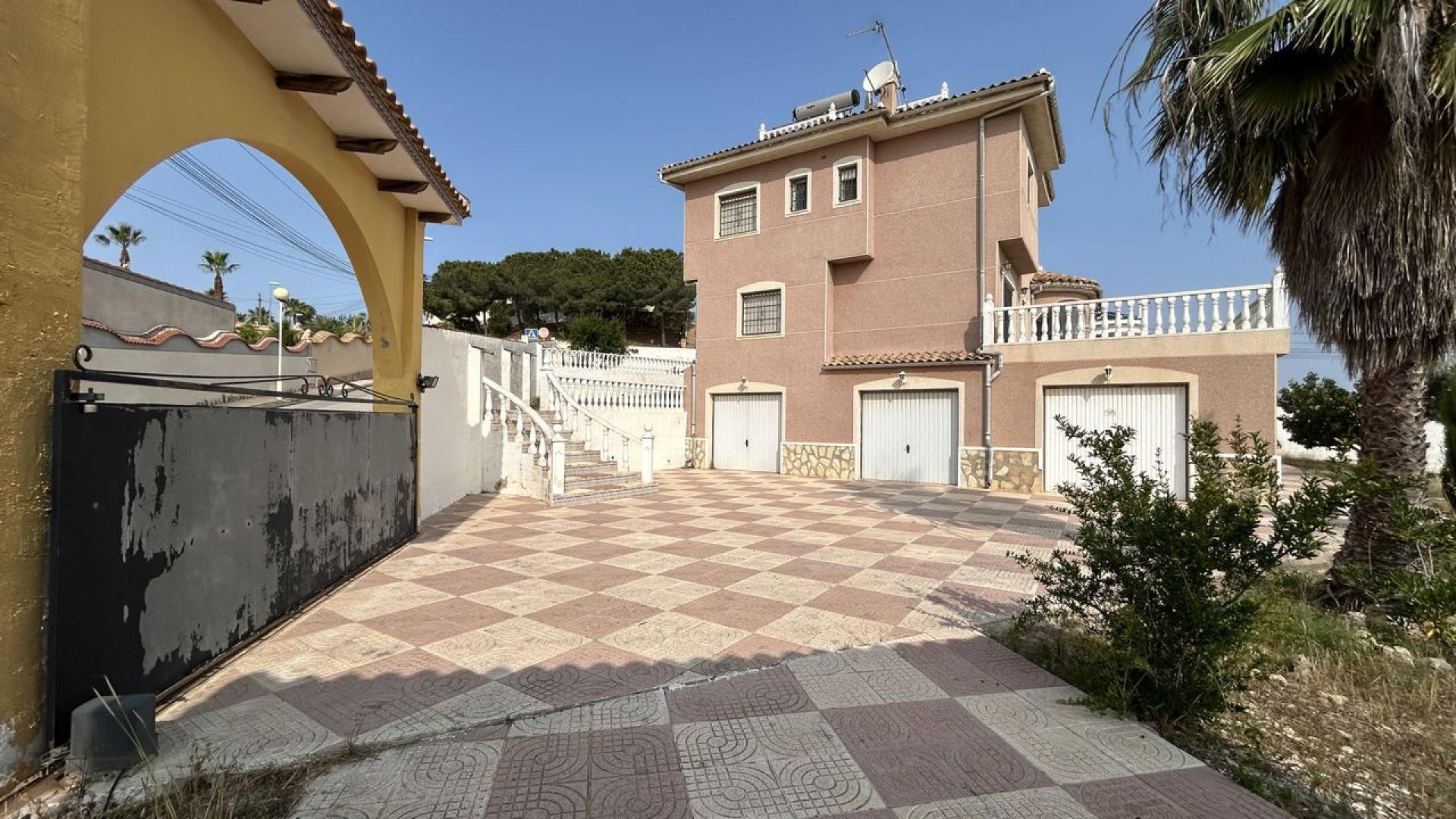 5 Bed, 4 Bath, HouseFor Sale, Ciudad Quesada, Alicante