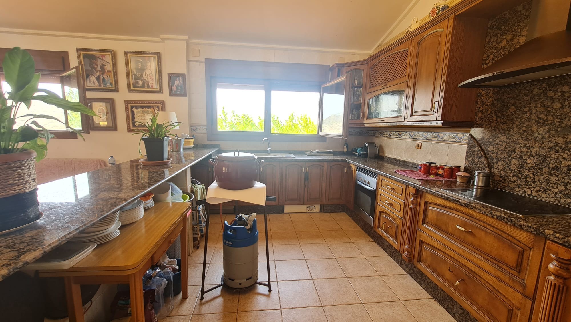 4 Bed, 2 Bath, HouseFor Sale, Petrer, Alicante