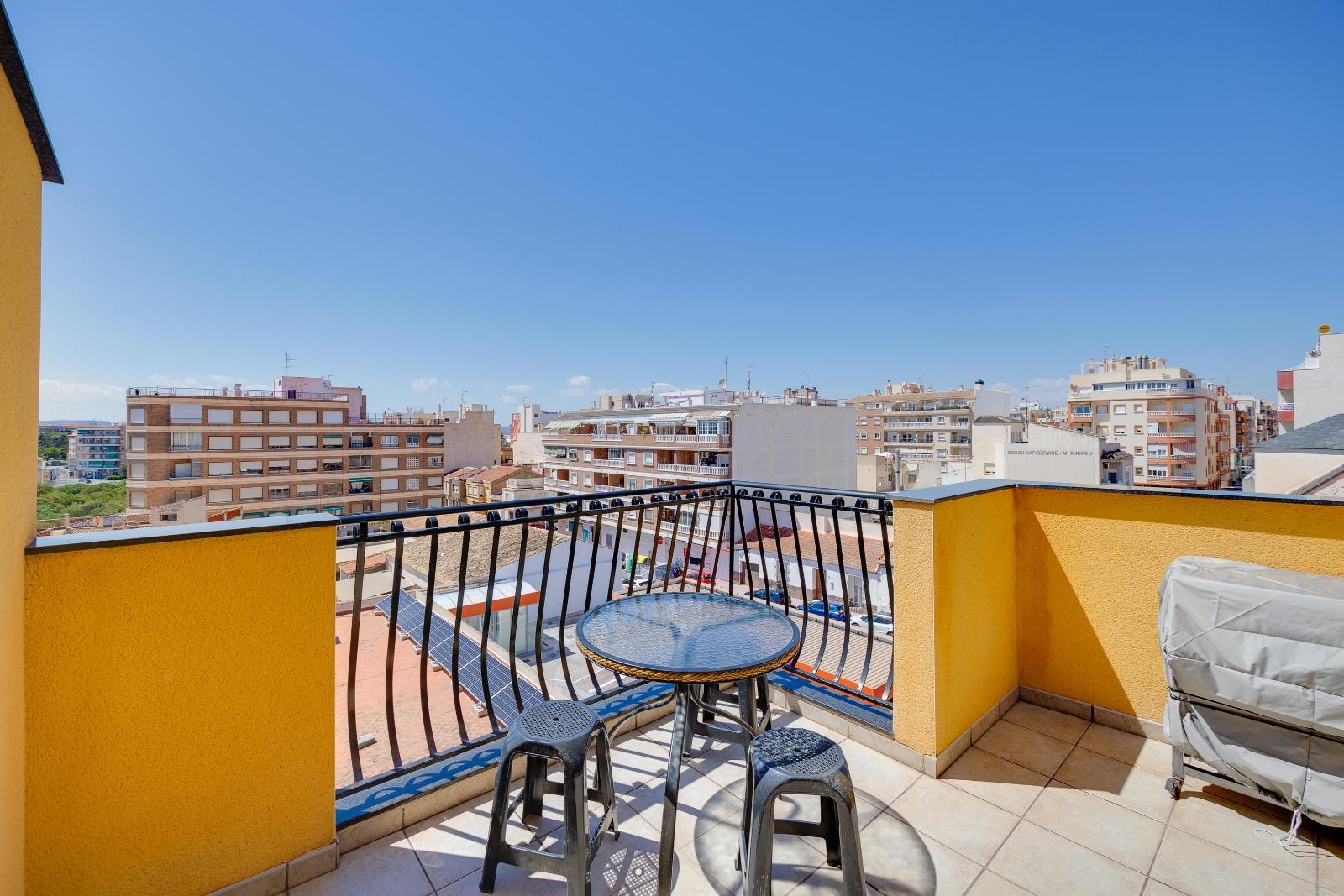 2 Bed, 1 Bath, ApartmentFor Sale, Torrevieja, Alicante