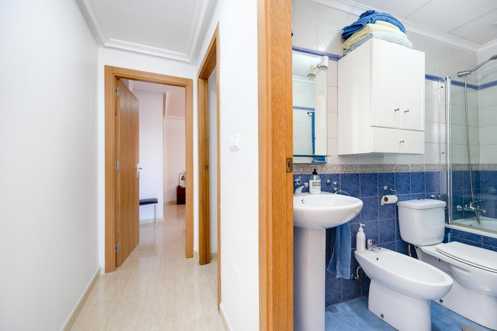 2 Bed, 1 Bath, ApartmentFor Sale, Torrevieja, Alicante