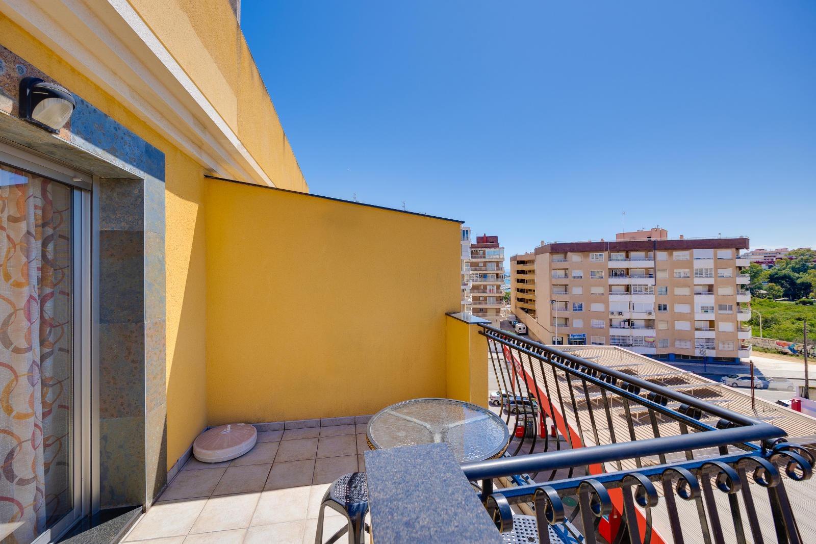 2 Bed, 1 Bath, ApartmentFor Sale, Torrevieja, Alicante
