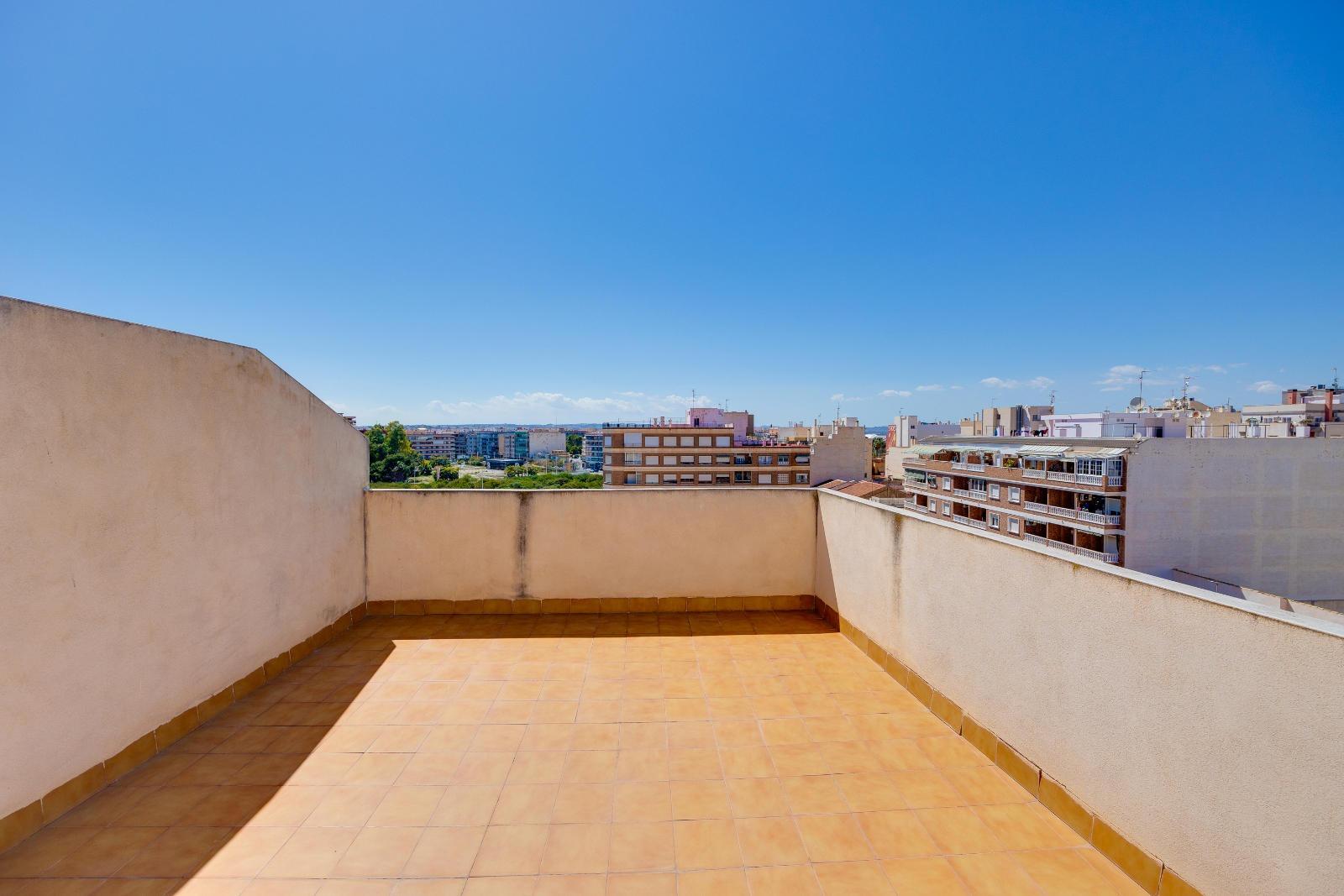 2 Bed, 1 Bath, ApartmentFor Sale, Torrevieja, Alicante