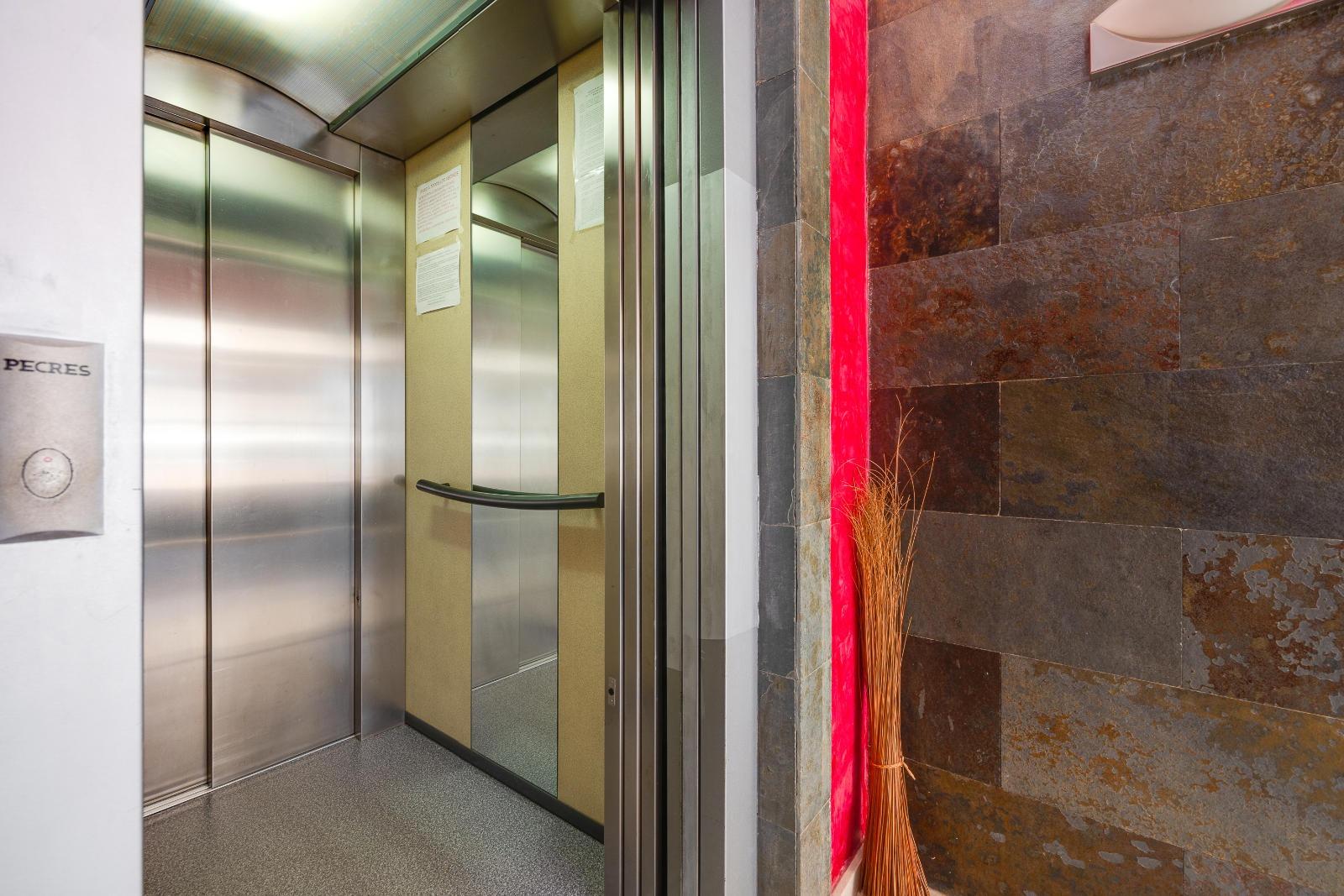 2 Bed, 1 Bath, ApartmentFor Sale, Torrevieja, Alicante