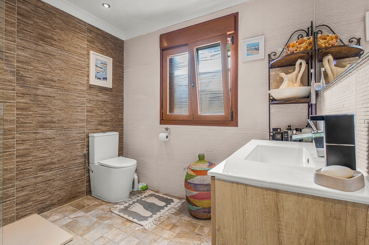 4 Bed, 2 Bath, HouseFor Sale, Torremendo, Alicante