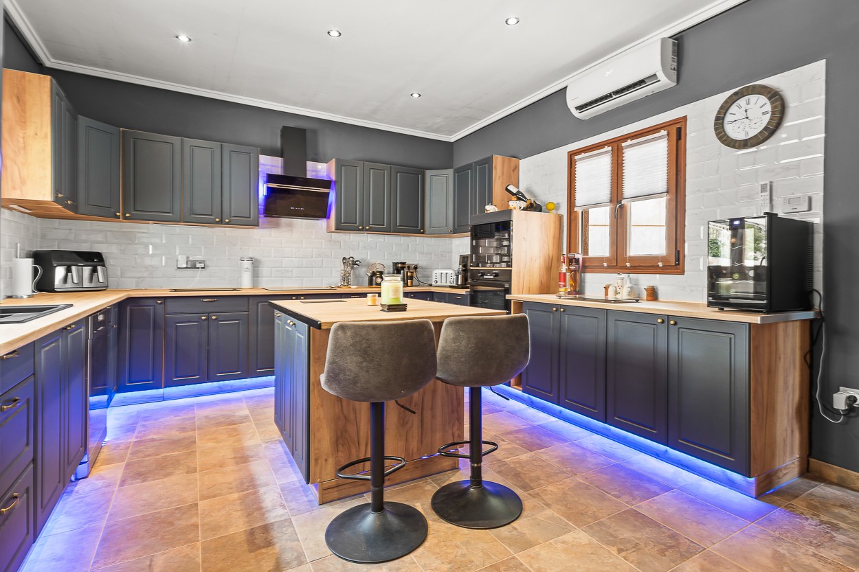 4 Bed, 2 Bath, HouseFor Sale, Torremendo, Alicante