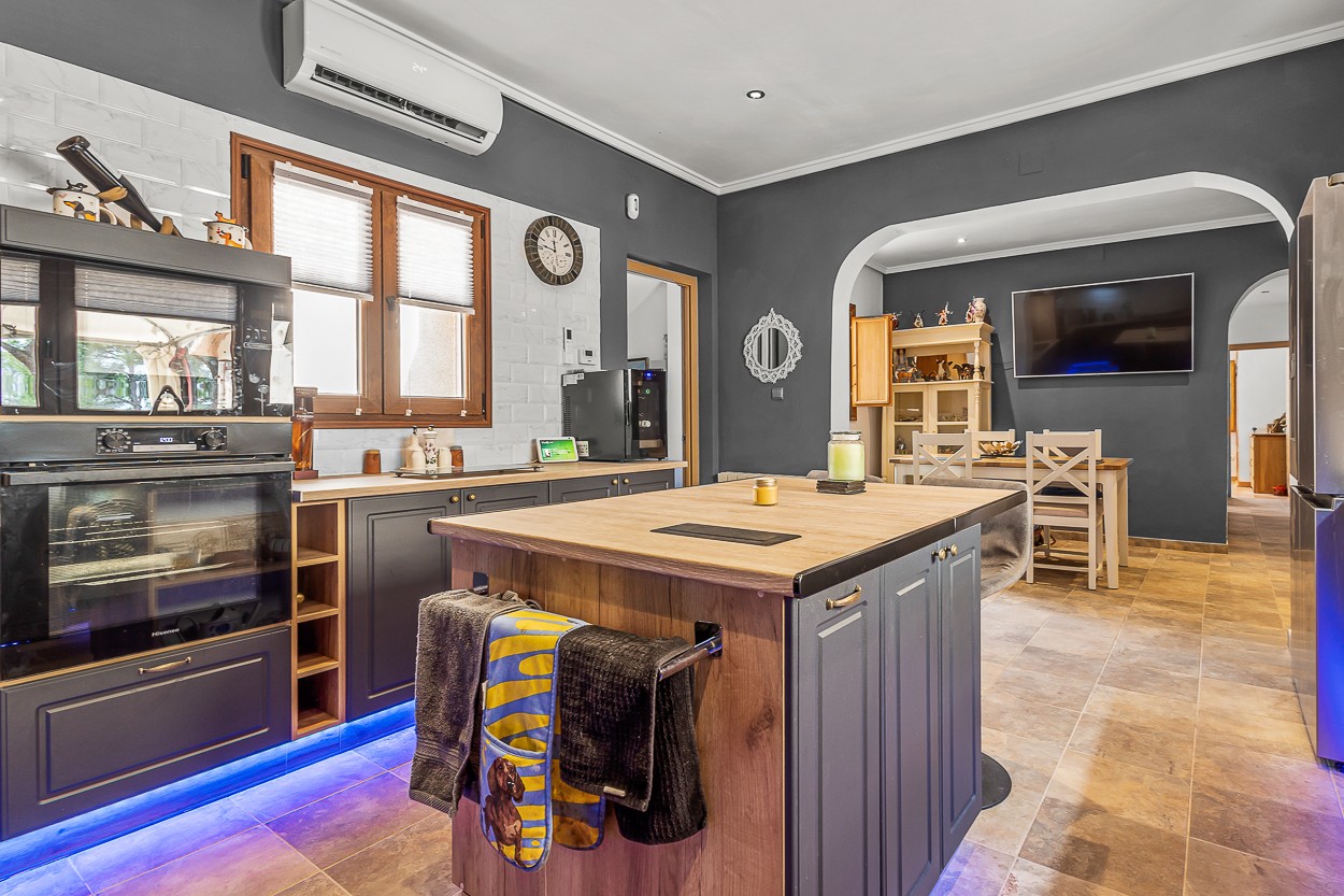 4 Bed, 2 Bath, HouseFor Sale, Torremendo, Alicante