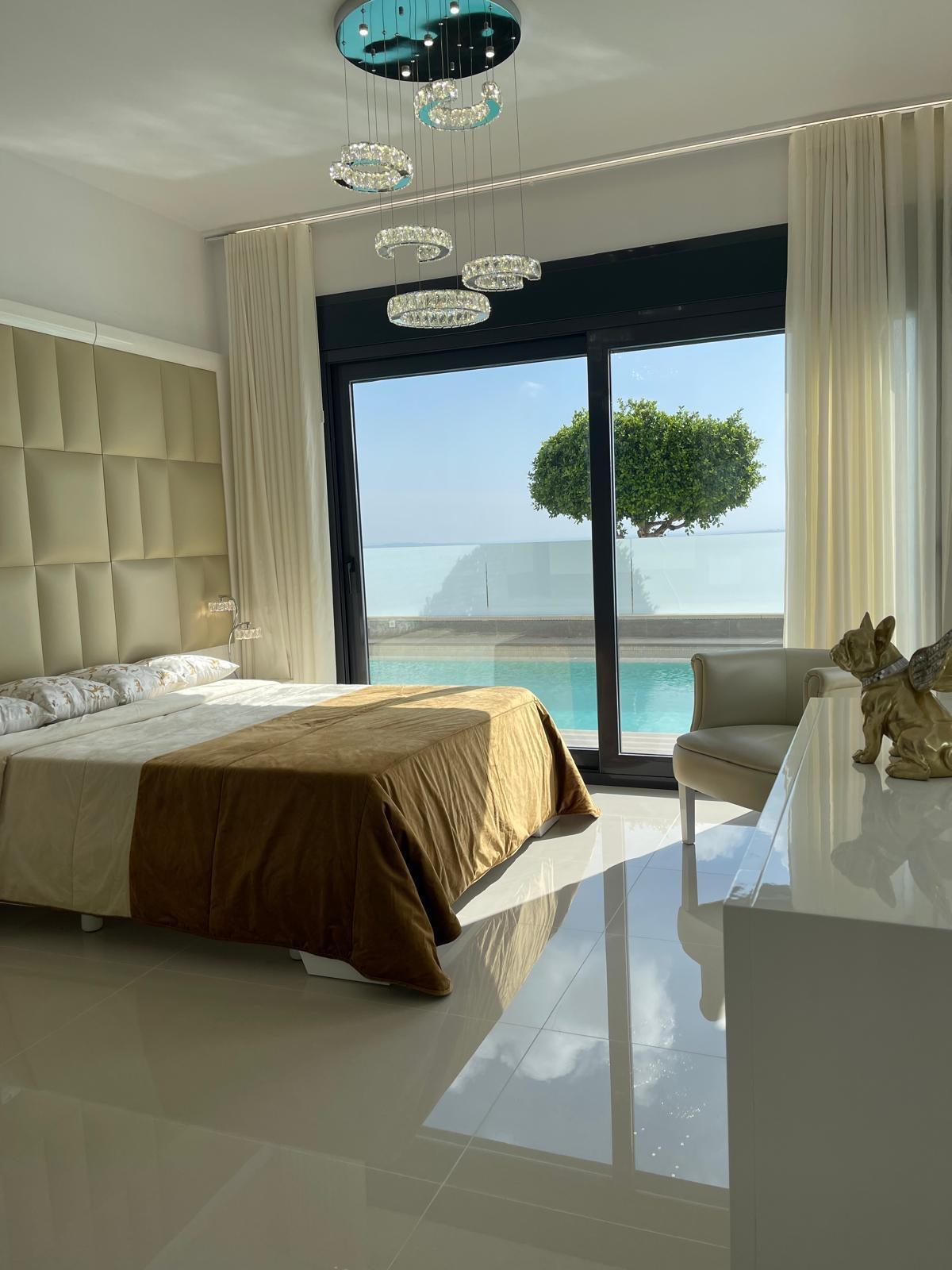 5 Bed, 4 Bath, HouseFor Sale, San Miguel de Salinas, Alicante