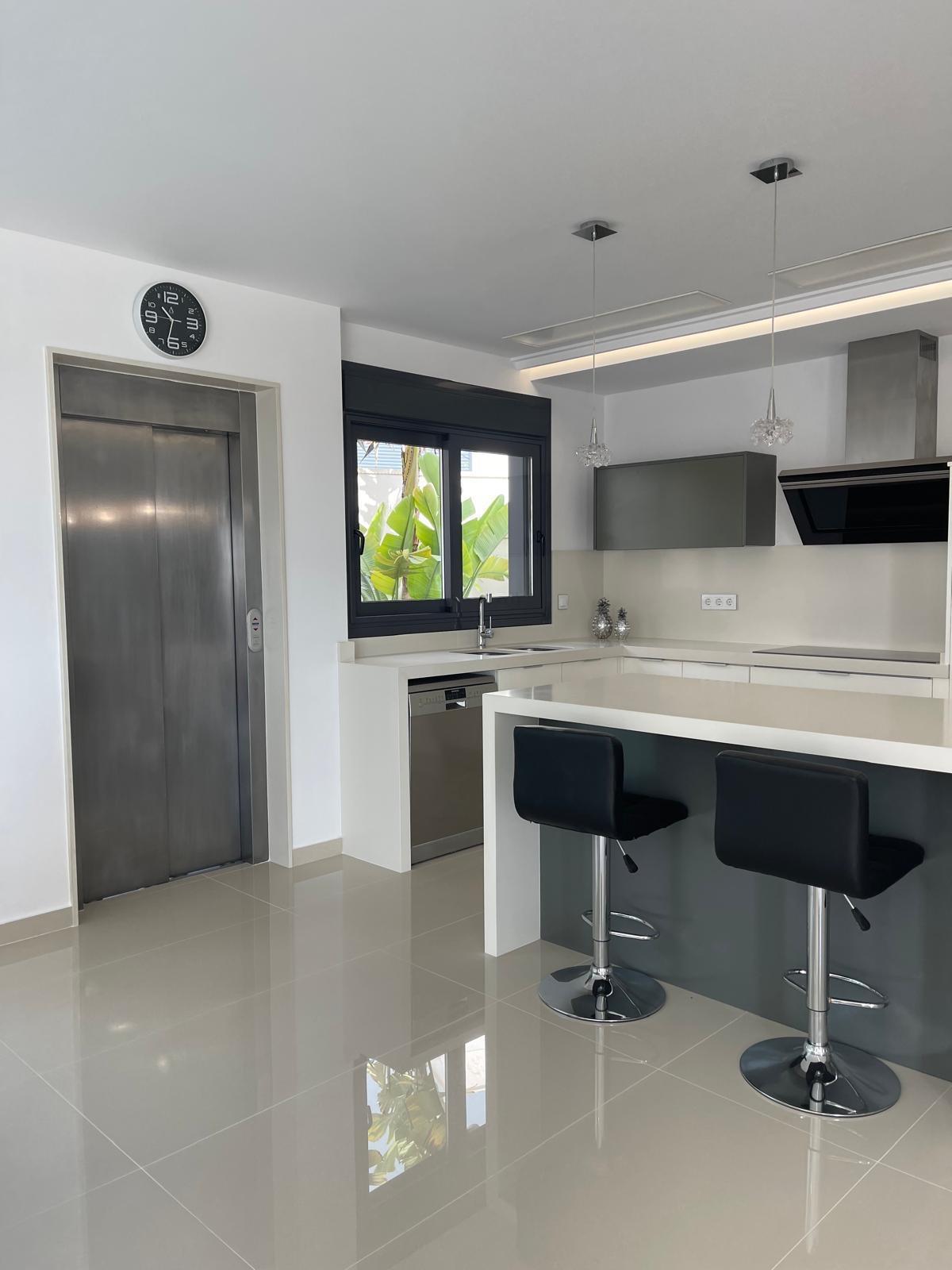 5 Bed, 4 Bath, HouseFor Sale, San Miguel de Salinas, Alicante