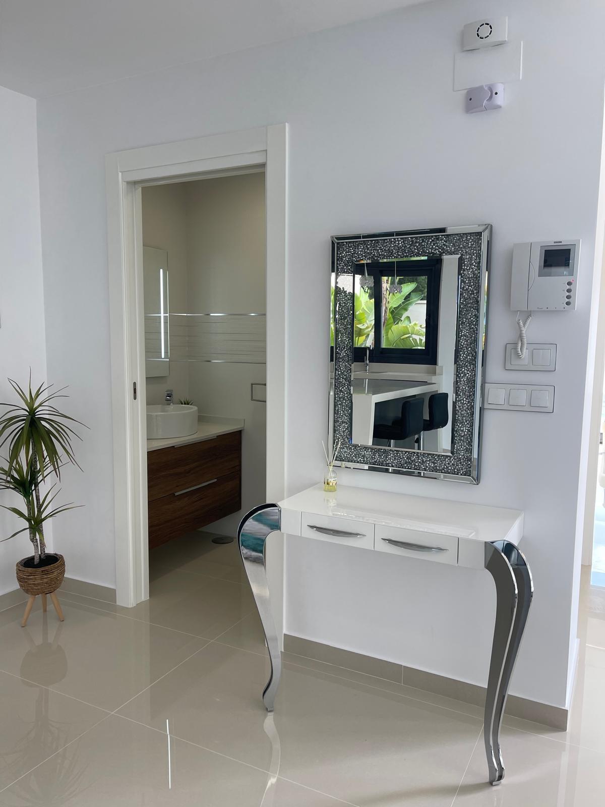 5 Bed, 4 Bath, HouseFor Sale, San Miguel de Salinas, Alicante