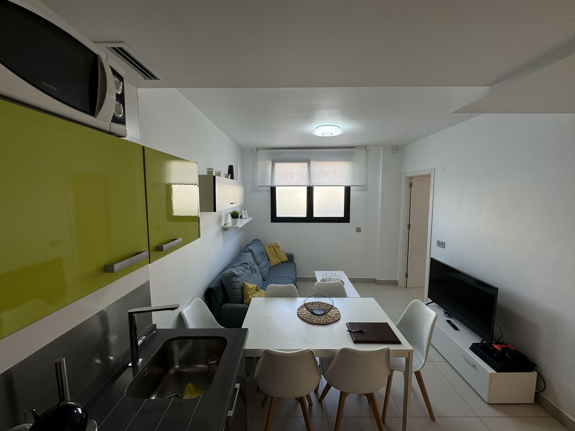 2 Bed, 1 Bath, ApartmentFor Sale, Torrevieja, Alicante