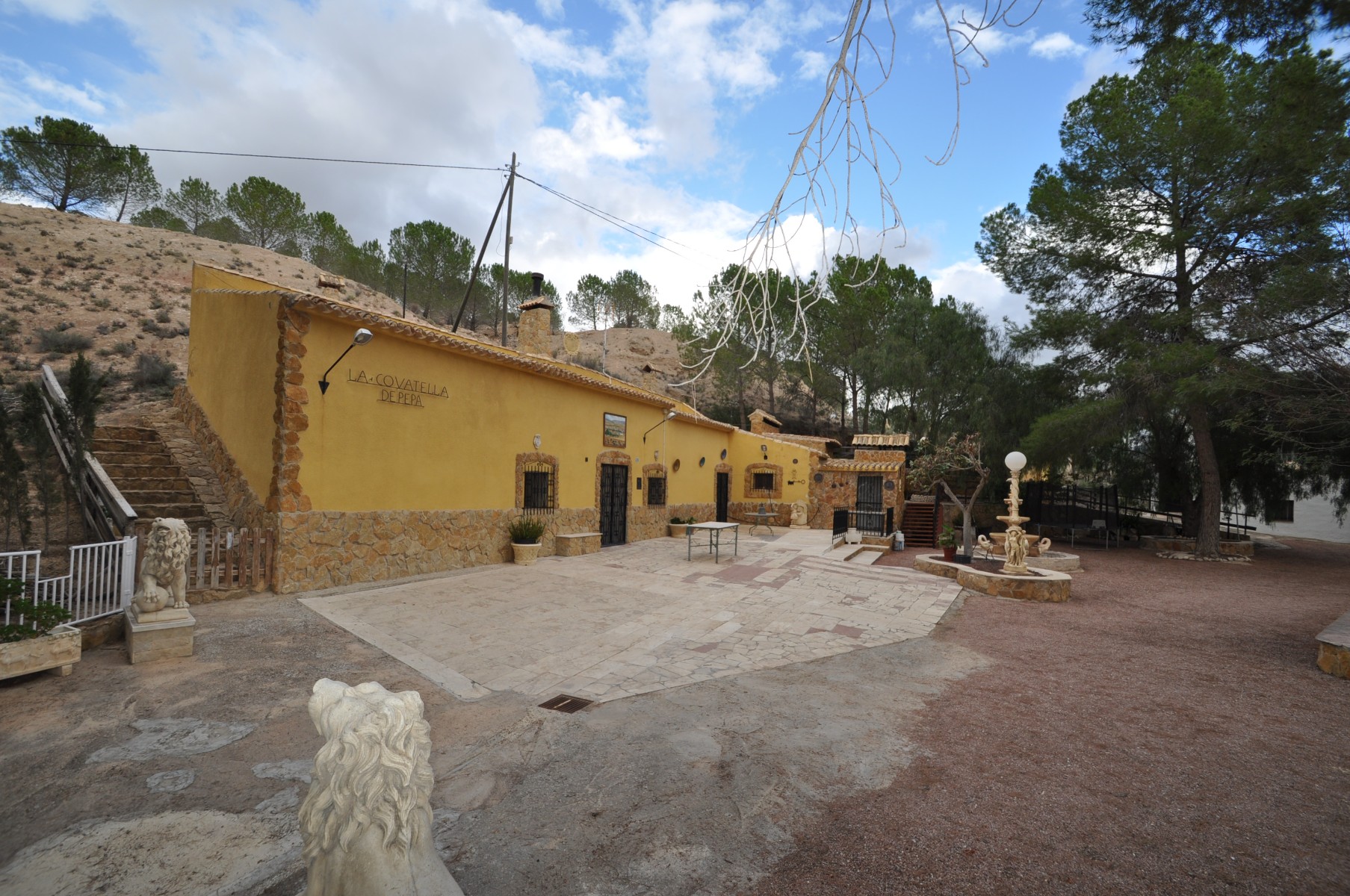 4 Bed, 1 Bath, HouseFor Sale, Pinoso, Alicante