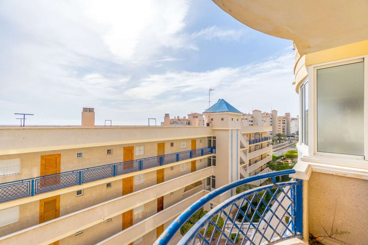 1 Bath, ApartmentFor Sale, Arenales del Sol, Alicante
