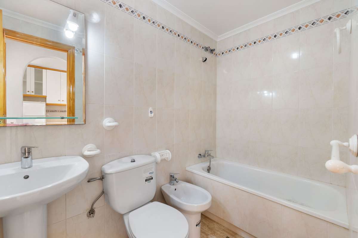 1 Bath, ApartmentFor Sale, Arenales del Sol, Alicante