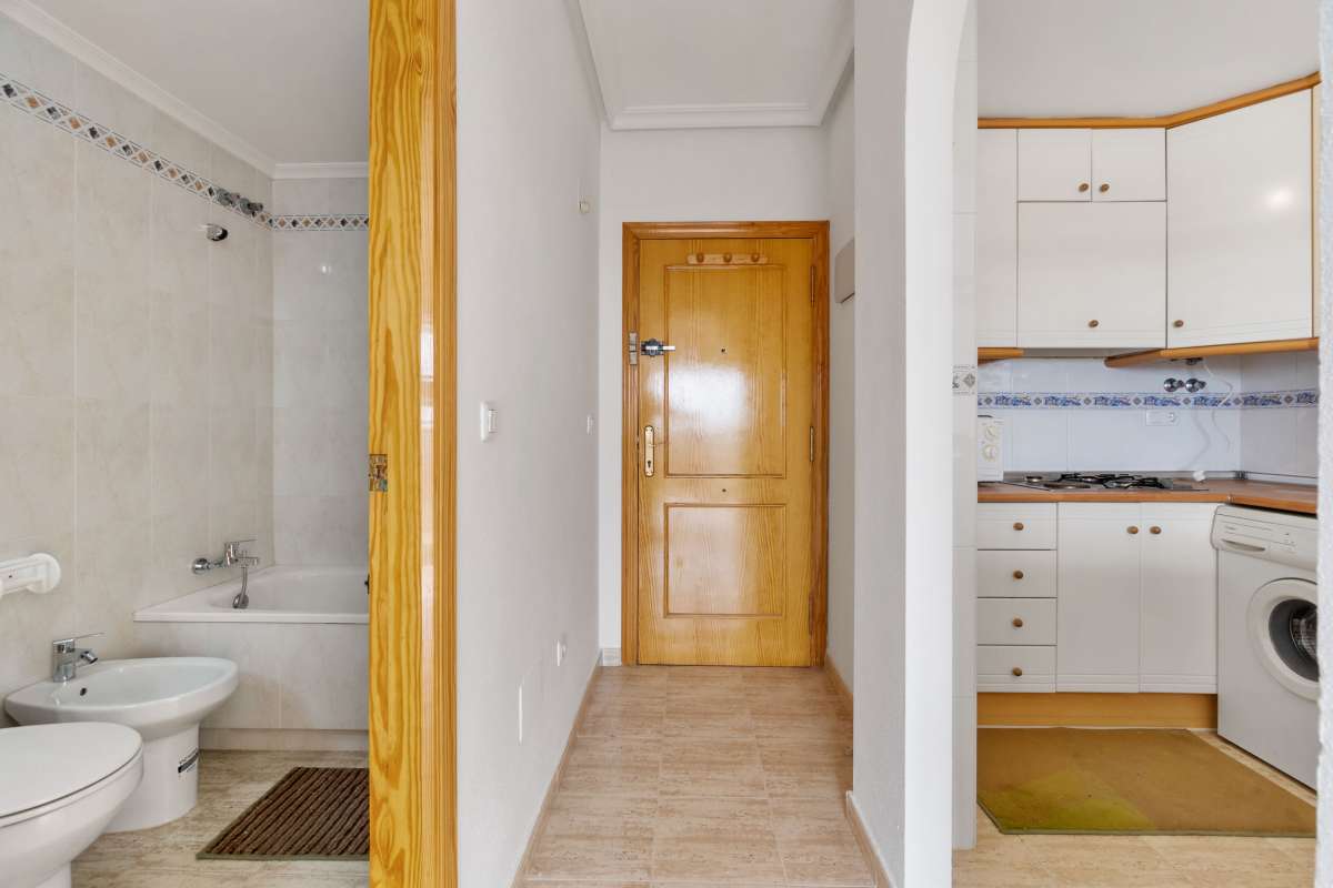 1 Bath, ApartmentFor Sale, Arenales del Sol, Alicante