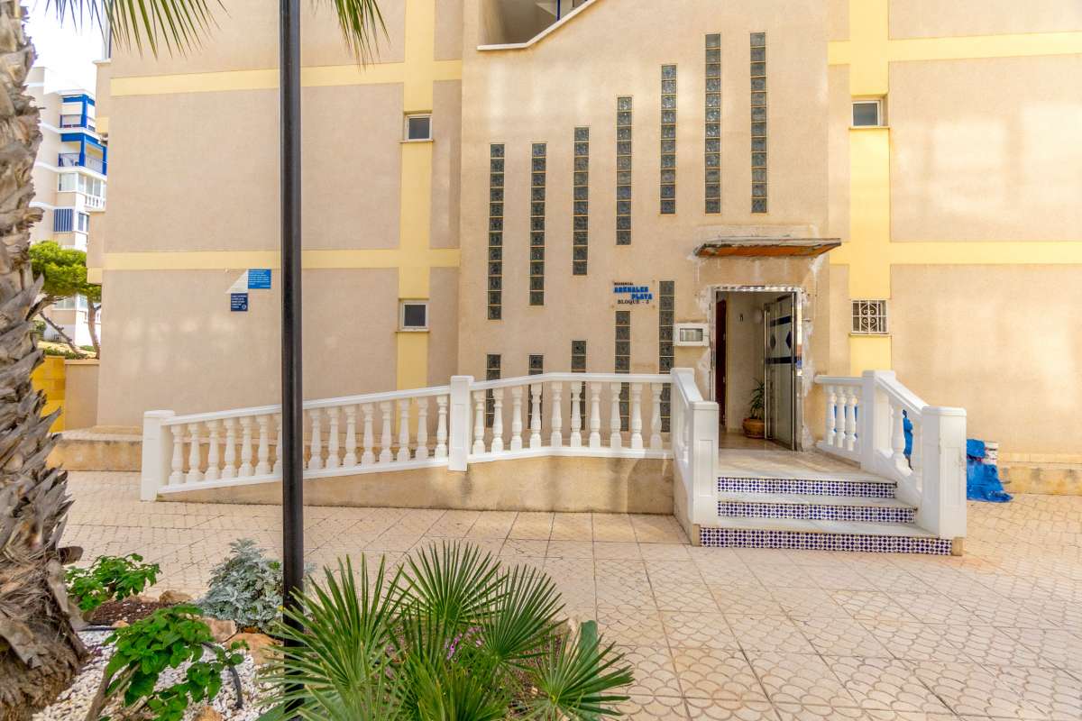 1 Bath, ApartmentFor Sale, Arenales del Sol, Alicante