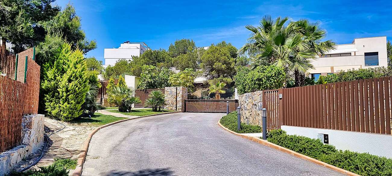 4 Bed, 3 Bath, HouseFor Sale, Orihuela, Alicante