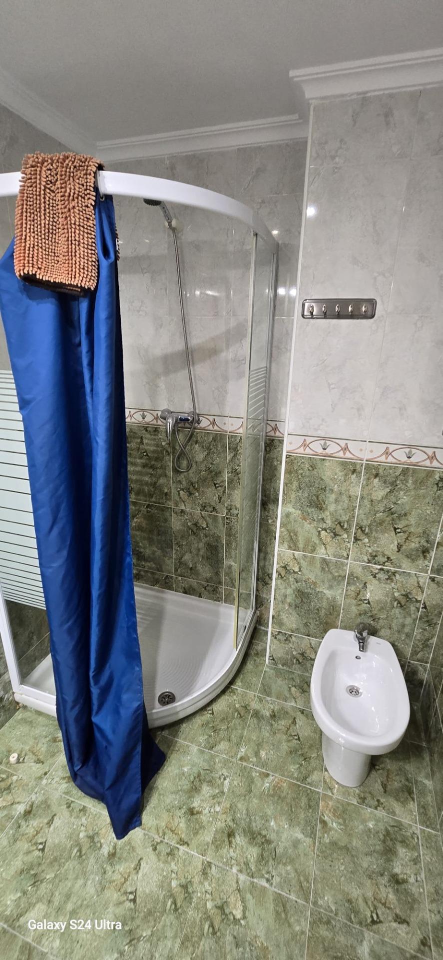 4 Bed, 2 Bath, ApartmentFor Sale, Torrevieja, Alicante