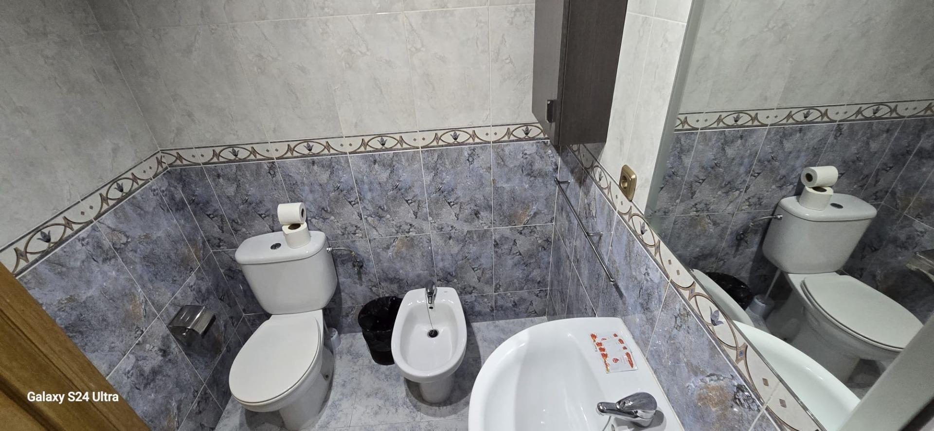 4 Bed, 2 Bath, ApartmentFor Sale, Torrevieja, Alicante